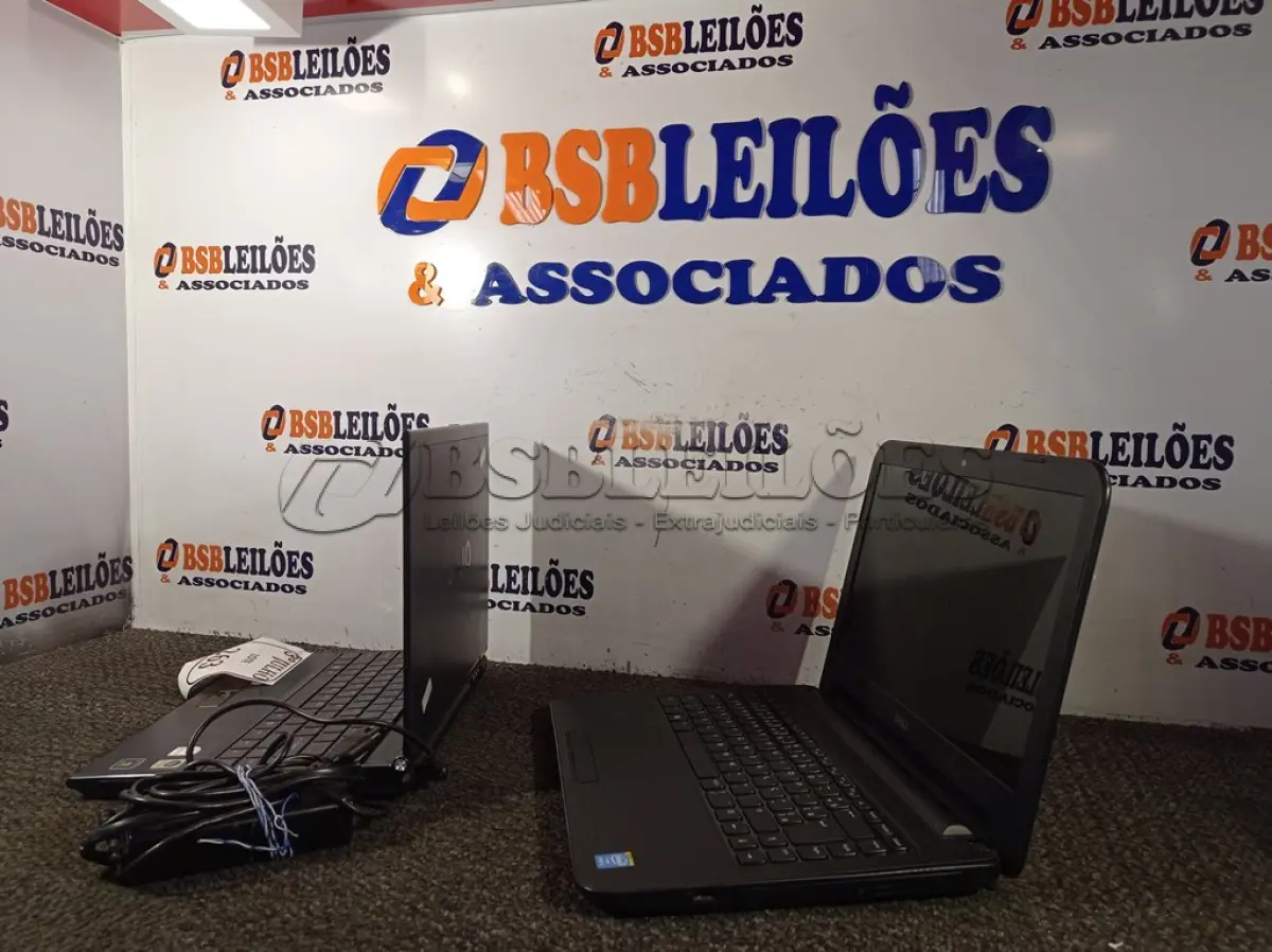 LOTE 263 - 02 NOTEBOOKS SENDO 01 NOTEBOOK COM FONTE 