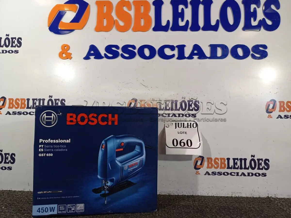 LOTE 060 - 01 SERRA TICOTICO GST 650 450W 220V – BOSCH NOVO. (NO ESTADO)