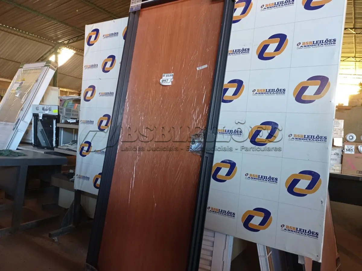 LOTE 097 - 4.552 - PORTA MOGNO 085X215 ESQ REQ12 - HAIALA NOVO. (NO ESTADO)