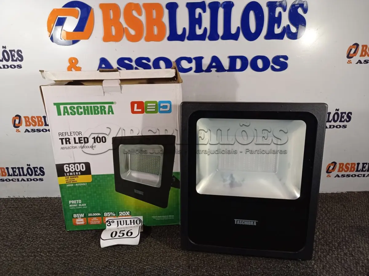 LOTE 056 - 01 REFLETOR TR LED 100W 3000K PRETO – TASHIBRA NOVO. (NO ESTADO)