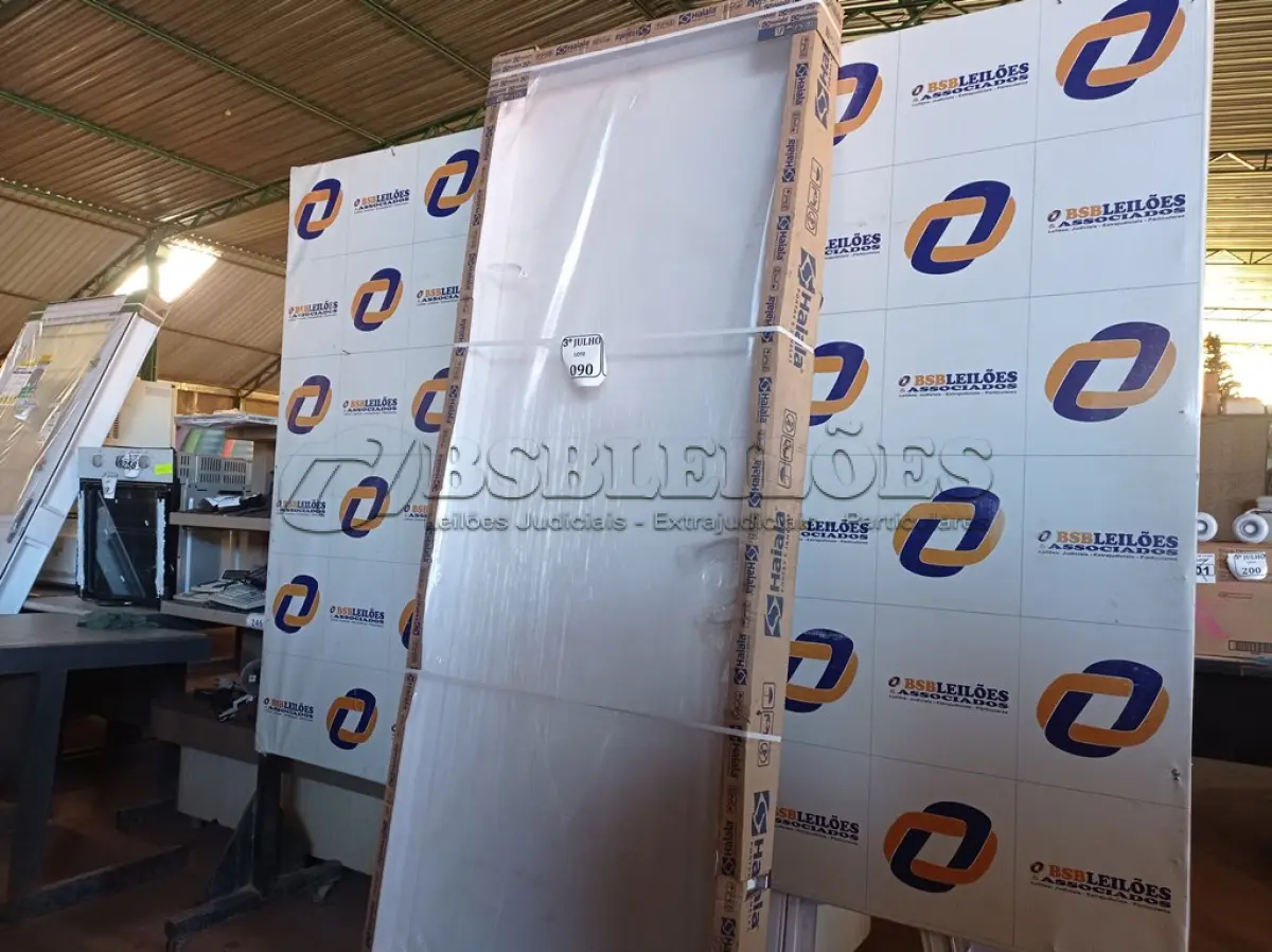 LOTE 090 - 5.565 - PORTA DURAPLAC BRANCA APD 075X215 ESQ REQ12 HAIALA NOVO. (NO ESTADO)