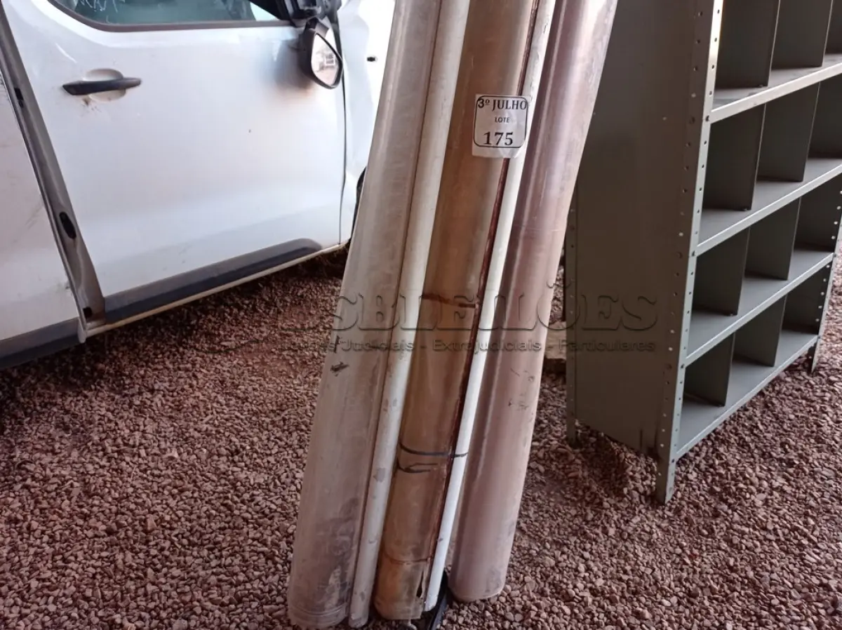 LOTE 175 - 04 TOLDOS DE APROXIMADAMENTE 2,30 2 EM 2. (NO ESTADO) ATENÇÃO! FAZER A VISITAÇÃO ANTES DE ARREMATAR, NÃO SABEMOS SE FUNCIONA. LEILÃO NÃO TEM GARANTIA E NEM DEVOLUÇÃO, SUJEITO A POSSÍVEIS AVARIAS VISÍVEIS/OCULTAS E/OU AUSÊNCIA DE COMPONENTES.