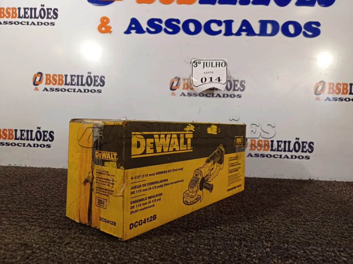 LOTE 014 - 01 ESMERILHADEIRA 4 1/2-5 20V MAX LI-ION – DEWALT NOVO. (NO ESTADO)