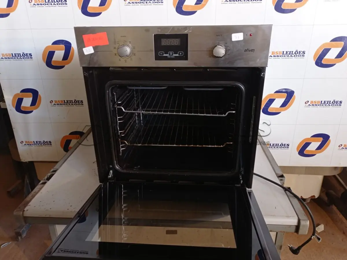 LOTE 228 - 01 FORNO DE EMBUTIR MARCA BRASTEMP 220V. (NO ESTADO) ATENÇÃO! FAZER A VISITAÇÃO ANTES DE ARREMATAR, NÃO SABEMOS SE FUNCIONA. LEILÃO NÃO TEM GARANTIA E NEM DEVOLUÇÃO, SUJEITO A POSSÍVEIS AVARIAS VISÍVEIS/OCULTAS E/OU AUSÊNCIA DE COMPONENTES.