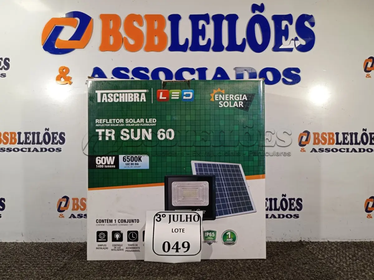 LOTE 049 - 01 REFLETOR LED SOLAR TR SUN 60W 6500K – TASHIBRA NOVO. (NO ESTADO)