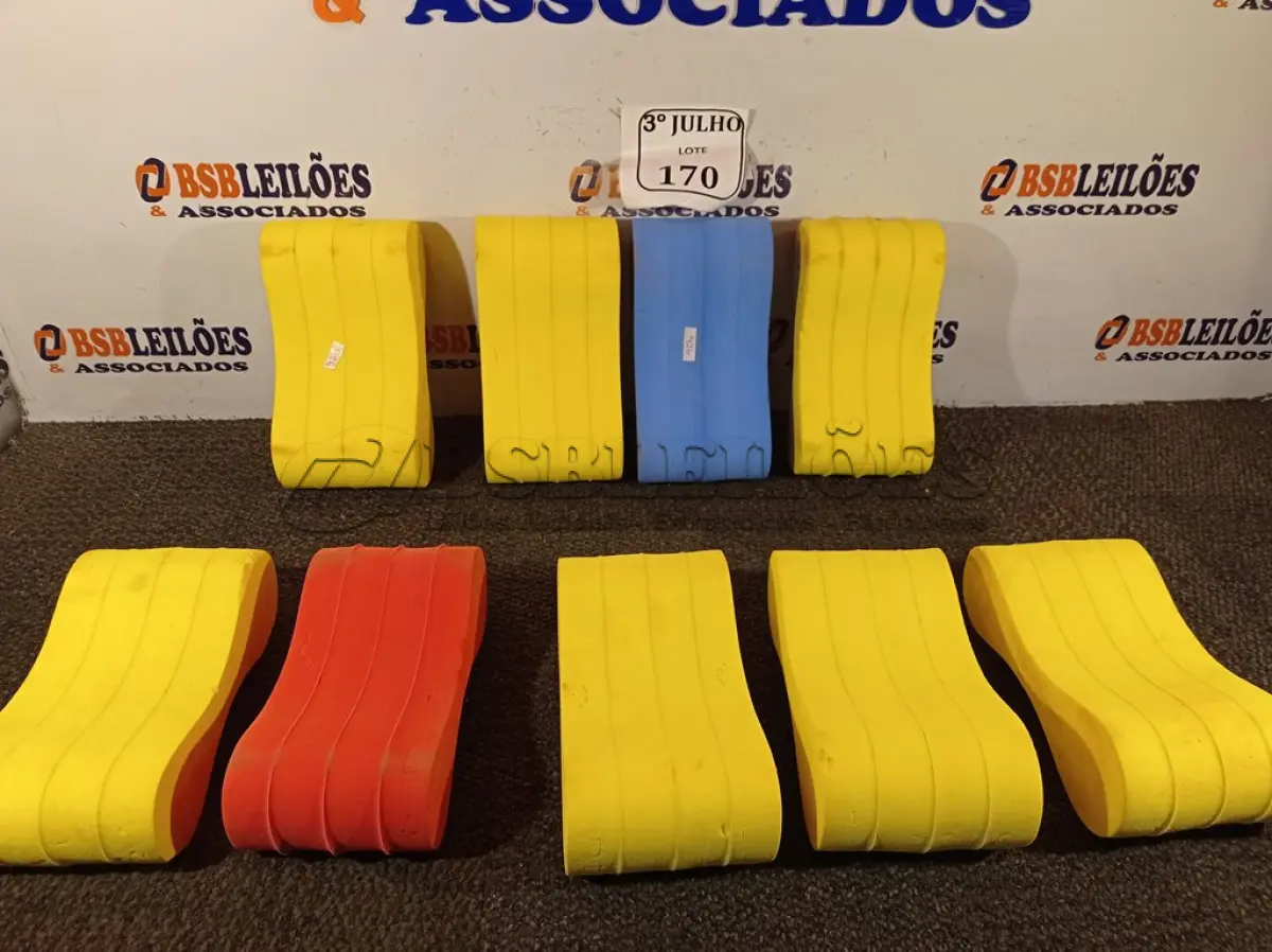 LOTE 170 - 09 POLIBÓIAS EVA FLUTUADOR P/ HIDROGINÁSTICA/NATAÇÃO. (NO ESTADO) ATENÇÃO! FAZER A VISITAÇÃO ANTES DE ARREMATAR, NÃO SABEMOS SE FUNCIONA. LEILÃO NÃO TEM GARANTIA E NEM DEVOLUÇÃO, SUJEITO A POSSÍVEIS AVARIAS VISÍVEIS/OCULTAS E/OU AUSÊNCIA DE COMPONENTES.
