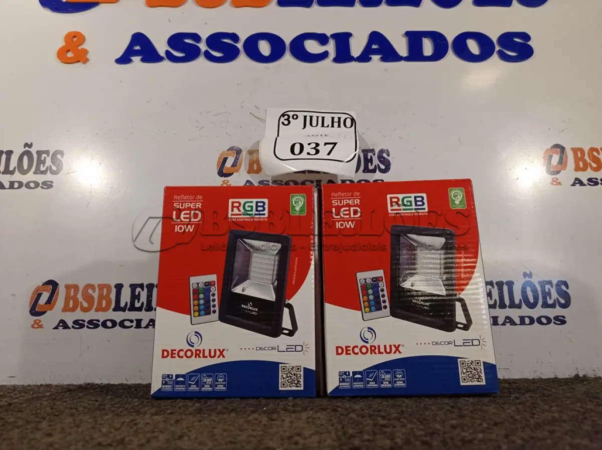LOTE 037 - 02 REFLETORES DECORLED SUPERLED 220V 10W RGB PT –DECORLUX NOVO. (NO ESTADO)