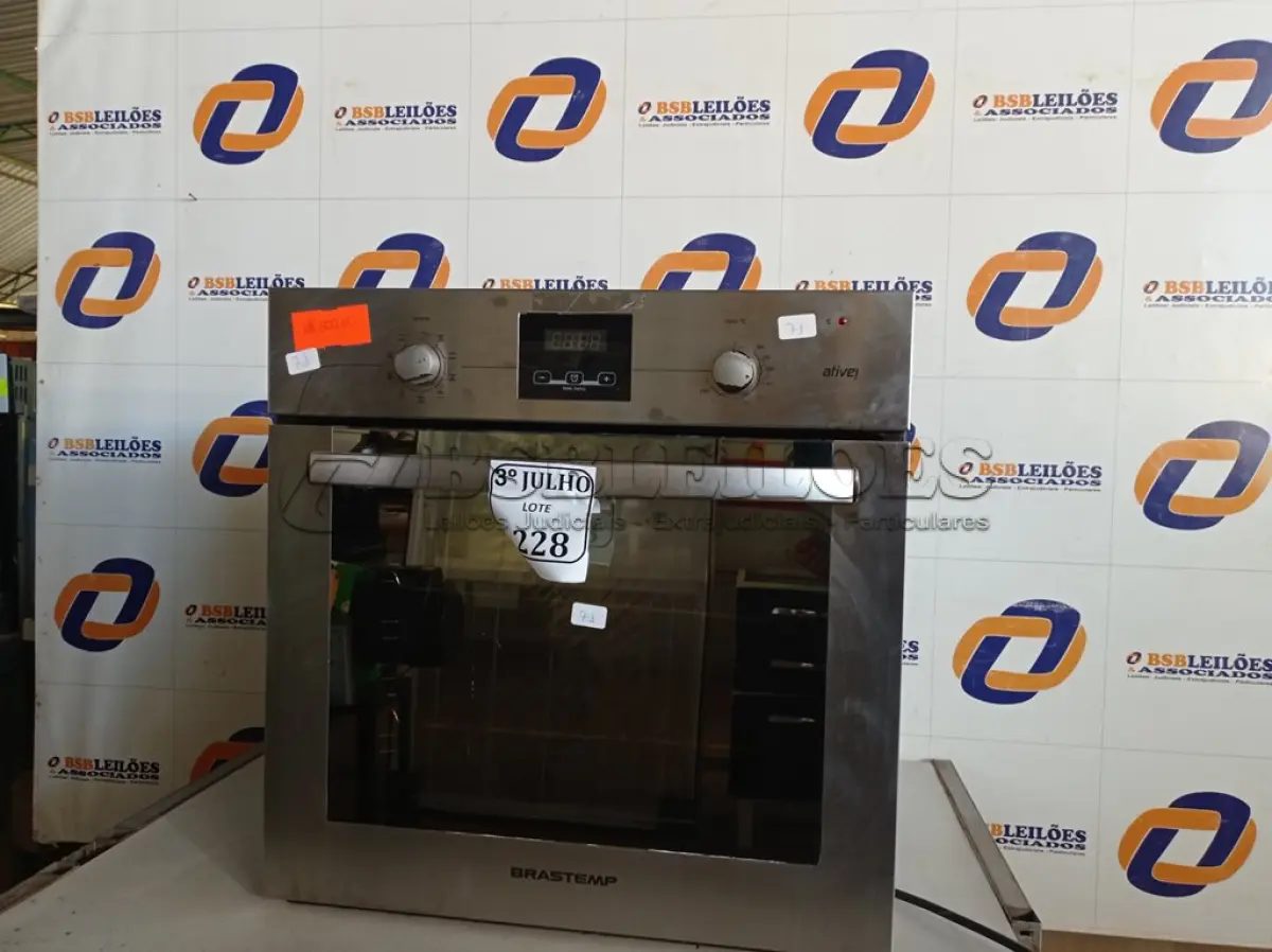 LOTE 228 - 01 FORNO DE EMBUTIR MARCA BRASTEMP 220V. (NO ESTADO) ATENÇÃO! FAZER A VISITAÇÃO ANTES DE ARREMATAR, NÃO SABEMOS SE FUNCIONA. LEILÃO NÃO TEM GARANTIA E NEM DEVOLUÇÃO, SUJEITO A POSSÍVEIS AVARIAS VISÍVEIS/OCULTAS E/OU AUSÊNCIA DE COMPONENTES.