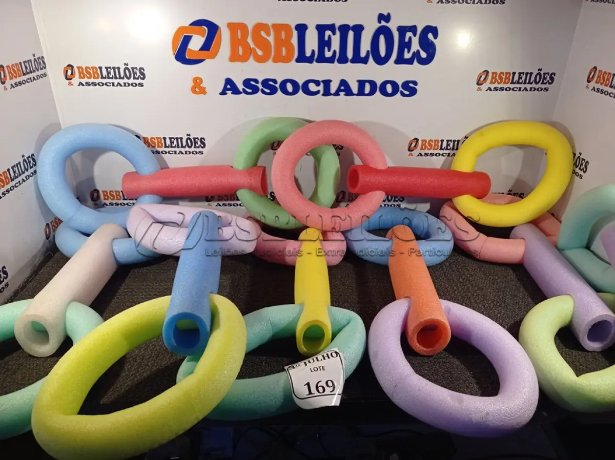 LOTE 169 - 09 FLUTUADORES DE BRAÇO E 10 FLUTUADORES DE ARGOLA INFANTIL USADO. (NO ESTADO) ATENÇÃO! FAZER A VISITAÇÃO ANTES DE ARREMATAR, NÃO SABEMOS SE FUNCIONA. LEILÃO NÃO TEM GARANTIA E NEM DEVOLUÇÃO, SUJEITO A POSSÍVEIS AVARIAS VISÍVEIS/OCULTAS E/OU AUSÊNCIA DE COMPONENTES.