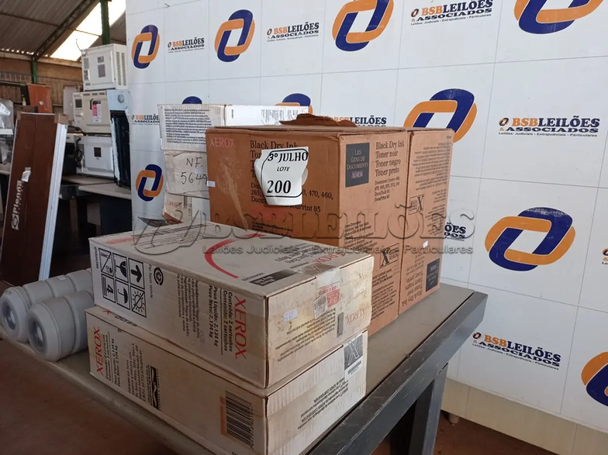 LOTE 200 - 01 LOTE COM 14 CILINDROS XEROX E 06 TONERS XEROX, 480/470/460. (NO ESTADO) ATENÇÃO! FAZER A VISITAÇÃO ANTES DE ARREMATAR, NÃO SABEMOS SE FUNCIONA. LEILÃO NÃO TEM GARANTIA E NEM DEVOLUÇÃO, SUJEITO A POSSÍVEIS AVARIAS VISÍVEIS/OCULTAS E/OU AUSÊNCIA DE COMPONENTES.