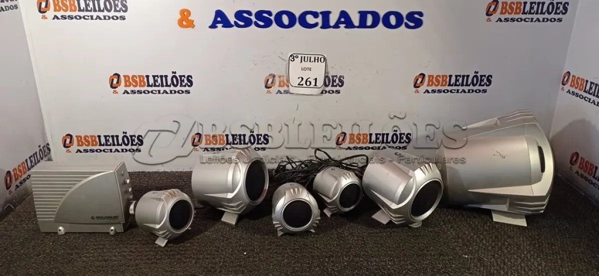 LOTE 261 - 05 CAIXAS DE SOM PASSIVAS E 01 APARELHO MARCA GOLD 110V. (NO ESTADO) ATENÇÃO! FAZER A VISITAÇÃO ANTES DE ARREMATAR, NÃO SABEMOS SE FUNCIONA. LEILÃO NÃO TEM GARANTIA E NEM DEVOLUÇÃO, SUJEITO A POSSÍVEIS AVARIAS VISÍVEIS/OCULTAS E/OU AUSÊNCIA DE COMPONENTES.