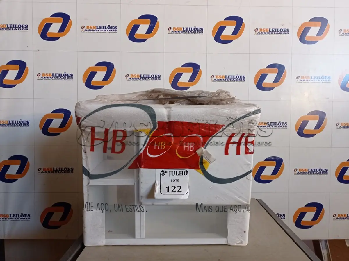 LOTE 122 - 01 GABINETE C/ ESPELHEIRA FLORENCE 60X30 PRETO COD 4.736 - HB METALURGICA NOVO. (NO ESTADO)