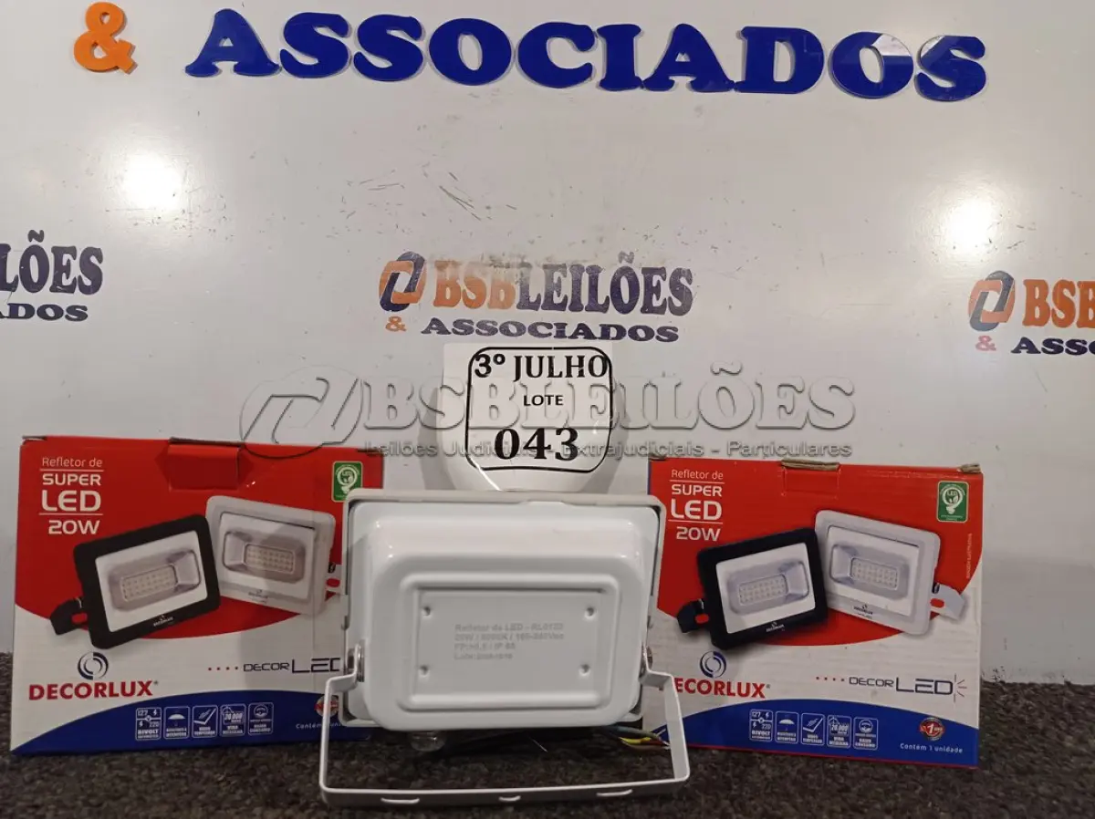 LOTE 043 - 02 REFLETORES DECORLED SUPERLED 220V 20W LUZ BRANCA DECORLUX NOVO. (NO ESTADO)