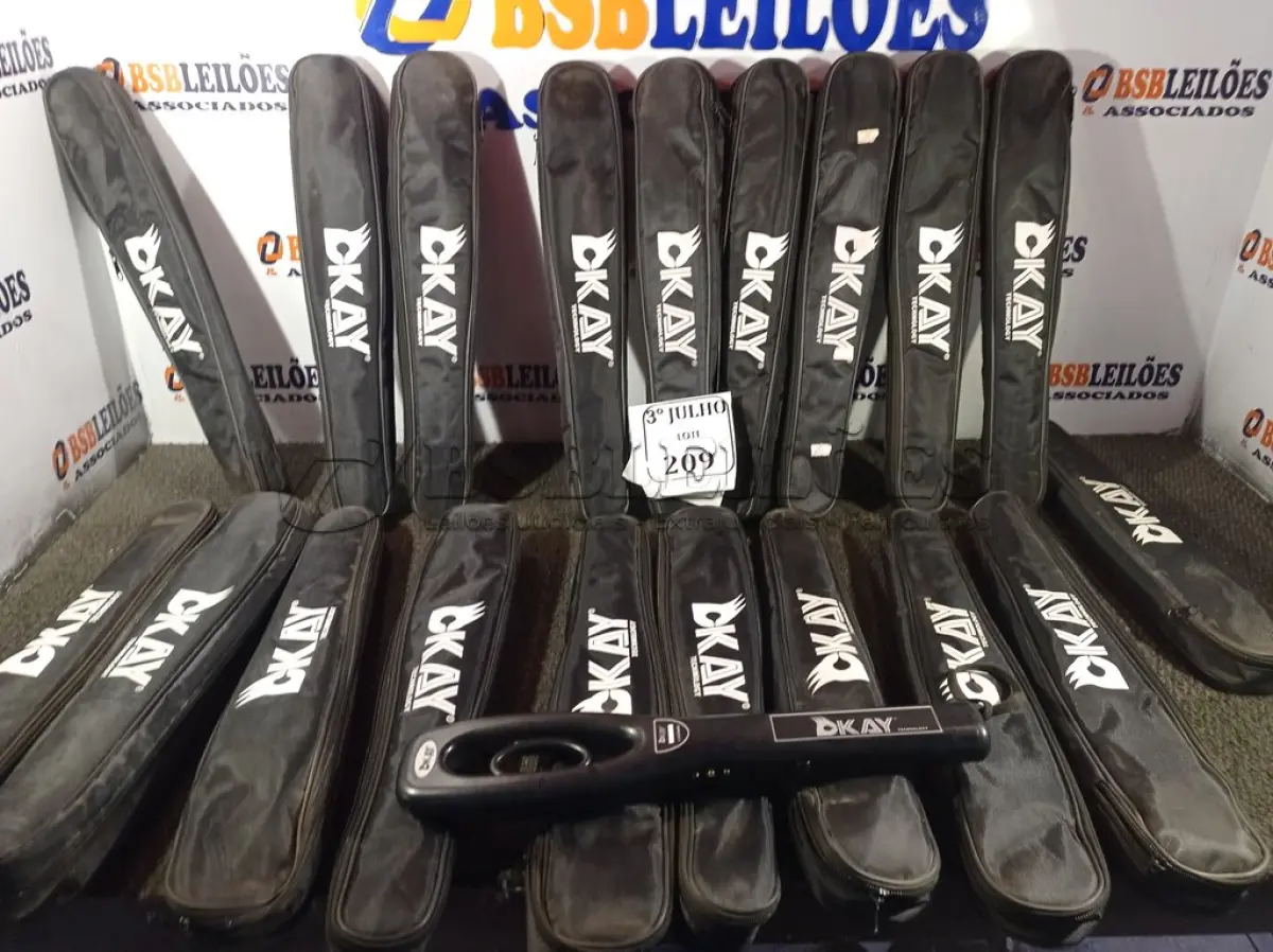 LOTE 209 - 01 LOTE COM 20 DETECTORES DE METAL. (NO ESTADO) ATENÇÃO! FAZER A VISITAÇÃO ANTES DE ARREMATAR, NÃO SABEMOS SE FUNCIONA. LEILÃO NÃO TEM GARANTIA E NEM DEVOLUÇÃO, SUJEITO A POSSÍVEIS AVARIAS VISÍVEIS/OCULTAS E/OU AUSÊNCIA DE COMPONENTES.