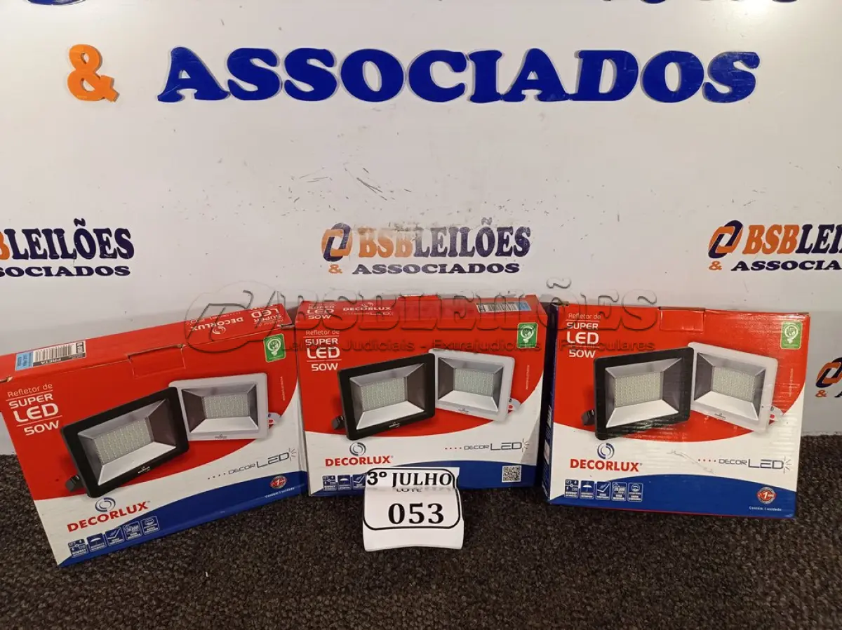 LOTE 053 - 03 REFLETORES SUPER LED 100-240V 50W LUZ BRANCA – DECORLUX NOVO. (NO ESTADO)