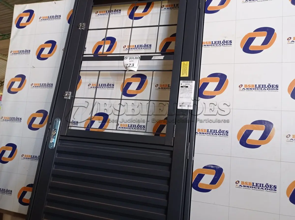 LOTE 223 - 6.491 - PORTA VEN MIS TRAD 085X212 ESQ QUAD REQ12 HAIALA NOVO. (NO ESTADO)
