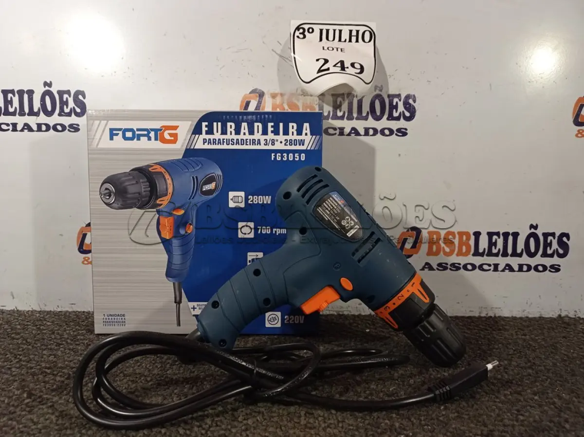 LOTE 249 - 01 FURADEIRA/PARAFUSADEIRA 3/8 220V MARCA FORTG NOVO. (NO ESTADO)