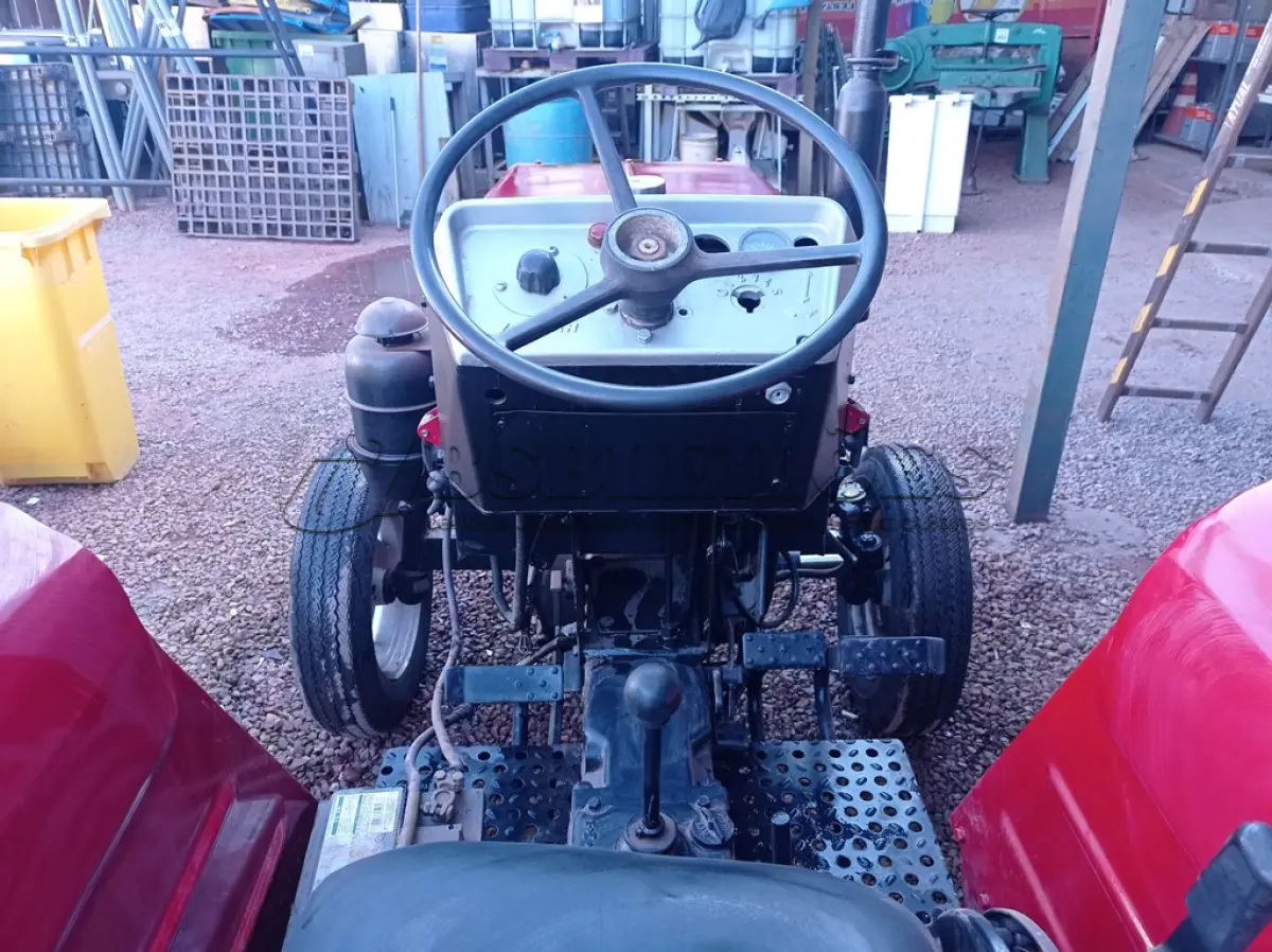 LOTE 454 - 01 MICRO TRATOR.YANMAR, 1030 HORAS, ANO 1996 (NO ESTADO) ATENÇÃO! FAZER A VISITAÇÃO ANTES DE ARREMATAR, NÃO SABEMOS SE FUNCIONA. LEILÃO NÃO TEM GARANTIA E NEM DEVOLUÇÃO, SUJEITO A POSSÍVEIS AVARIAS VISÍVEIS/OCULTAS E/OU AUSÊNCIA DE COMPONENTES.