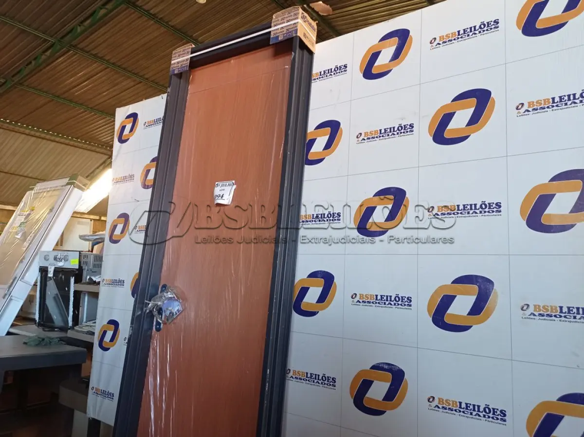 LOTE 094 - 6.190 - PORTA MOGNO 065X215 DIR REQ12 - HAIALA NOVO. (NO ESTADO)