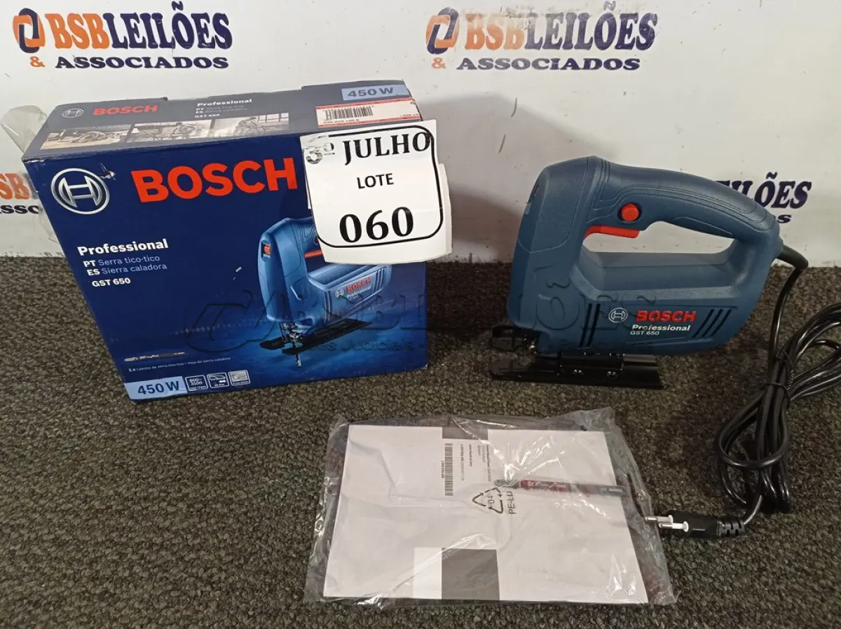 LOTE 060 - 01 SERRA TICOTICO GST 650 450W 220V – BOSCH NOVO. (NO ESTADO)