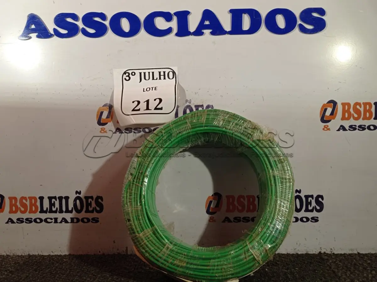 LOTE 212 - 01 ROLO DE CABO FLEXÍVEL 1×4,00MM NA COR VERDE. (NO ESTADO) ATENÇÃO! FAZER A VISITAÇÃO ANTES DE ARREMATAR, NÃO SABEMOS SE FUNCIONA. LEILÃO NÃO TEM GARANTIA E NEM DEVOLUÇÃO, SUJEITO A POSSÍVEIS AVARIAS VISÍVEIS/OCULTAS E/OU AUSÊNCIA DE COMPONENTES.