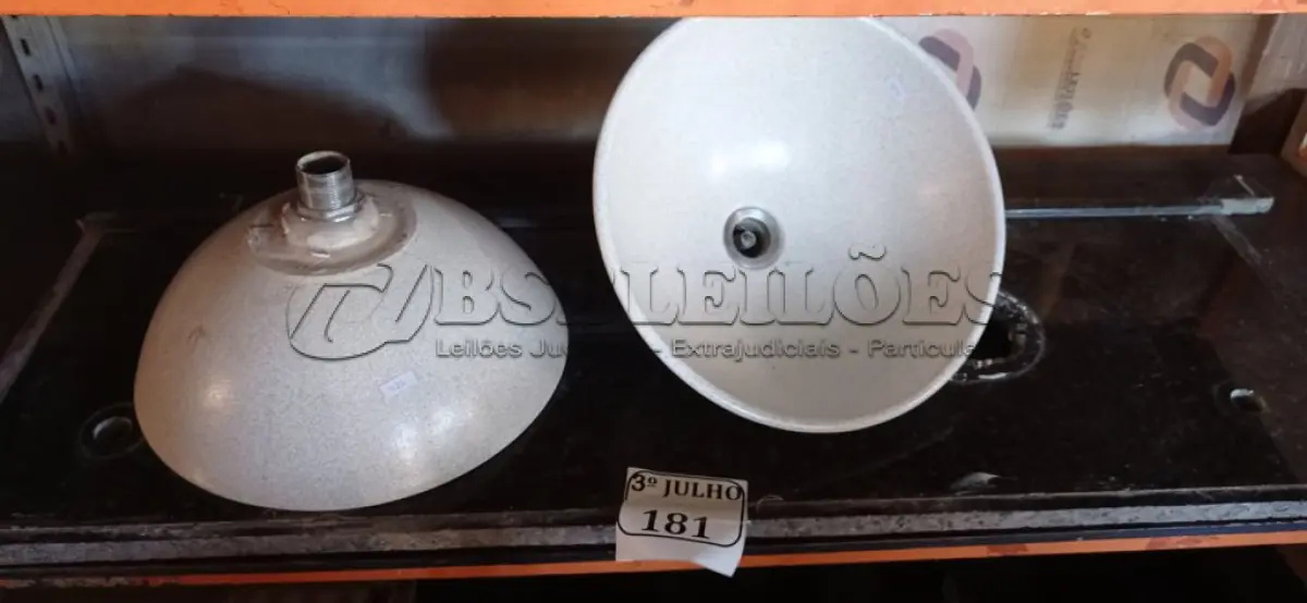 LOTE 181 - 02 CUBAS DE PIA PARA BANHEIRO COM 02 PEDRAS (NO ESTADO) ATENÇÃO! FAZER A VISITAÇÃO ANTES DE ARREMATAR, NÃO SABEMOS SE FUNCIONA. LEILÃO NÃO TEM GARANTIA E NEM DEVOLUÇÃO, SUJEITO A POSSÍVEIS AVARIAS VISÍVEIS/OCULTAS E/OU AUSÊNCIA DE COMPONENTES.