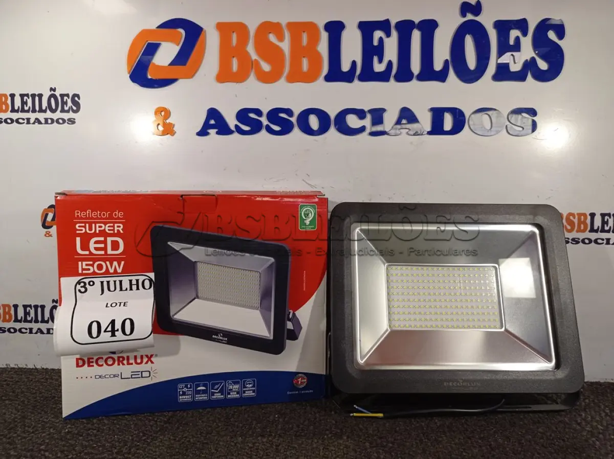 LOTE 040 - 01 REFLETOR DECORLED SUPERLED 220V 150W LUZ BRANCA DECORLUX NOVO. (NO ESTADO)