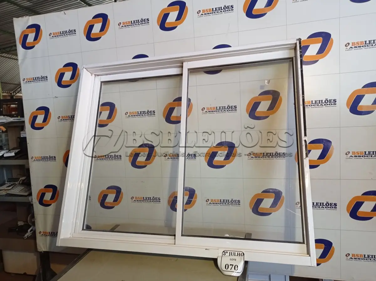 LOTE 070 - 5.013 - JANELA COR TRAD PRONTA 120X100 S/G REQ12(1F1M)  HAIALA NOVO. (NO ESTADO)