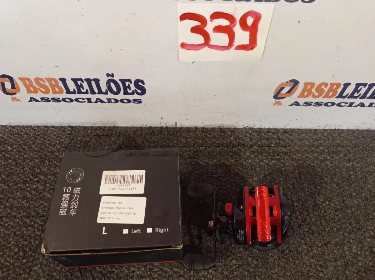 LOTE 339 - 01 CARRETILHA DE PESCA COM MARINE SPORTS AK2000 6:2:1 (NOVA) .(NO ESTADO) ATENÇÃO! FAZER A VISITAÇÃO ANTES DE ARREMATAR, NÃO SABEMOS SE FUNCIONA. LEILÃO NÃO TEM GARANTIA E NEM DEVOLUÇÃO, SUJEITO A POSSÍVEIS AVARIAS VISÍVEIS/OCULTAS E/OU AUSÊNCIA DE COMPONENTES.