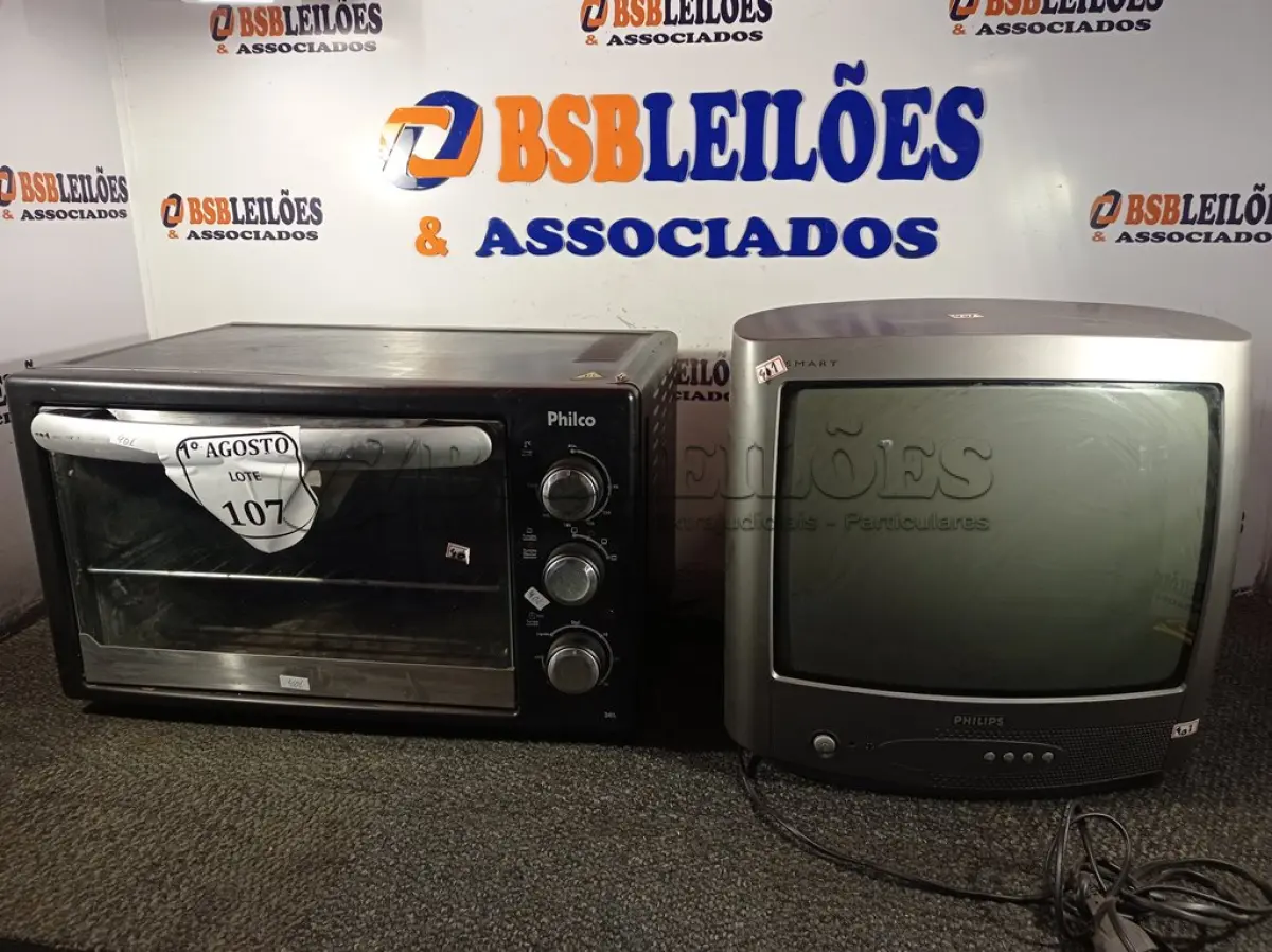LOTE 107 - 01 FORNO ELÉTRICO E 01 TV DE TUBO 14”. (NO ESTADO) ATENÇÃO! FAZER A VISITAÇÃO ANTES DE ARREMATAR, NÃO SABEMOS SE FUNCIONA. LEILÃO NÃO TEM GARANTIA E NEM DEVOLUÇÃO, SUJEITO A POSSÍVEIS AVARIAS VISÍVEIS/OCULTAS E/OU AUSÊNCIA DE COMPONENTES.