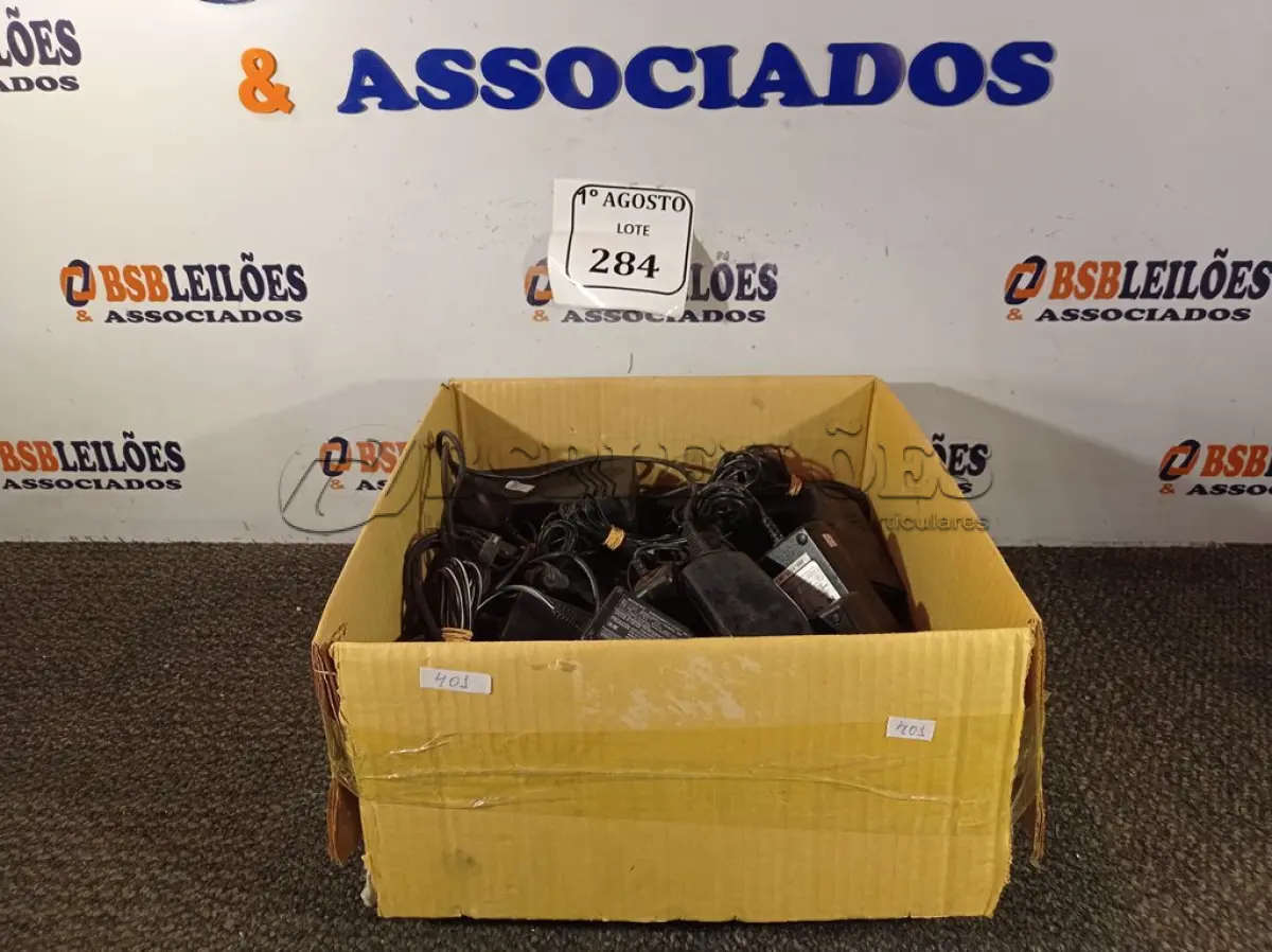 LOTE 284 - 01 LOTE COM FONTES DIVERSAS. (NO ESTADO) ATENÇÃO! FAZER A VISITAÇÃO ANTES DE ARREMATAR, NÃO SABEMOS SE FUNCIONA. LEILÃO NÃO TEM GARANTIA E NEM DEVOLUÇÃO, SUJEITO A POSSÍVEIS AVARIAS VISÍVEIS/OCULTAS E/OU AUSÊNCIA DE COMPONENTES.