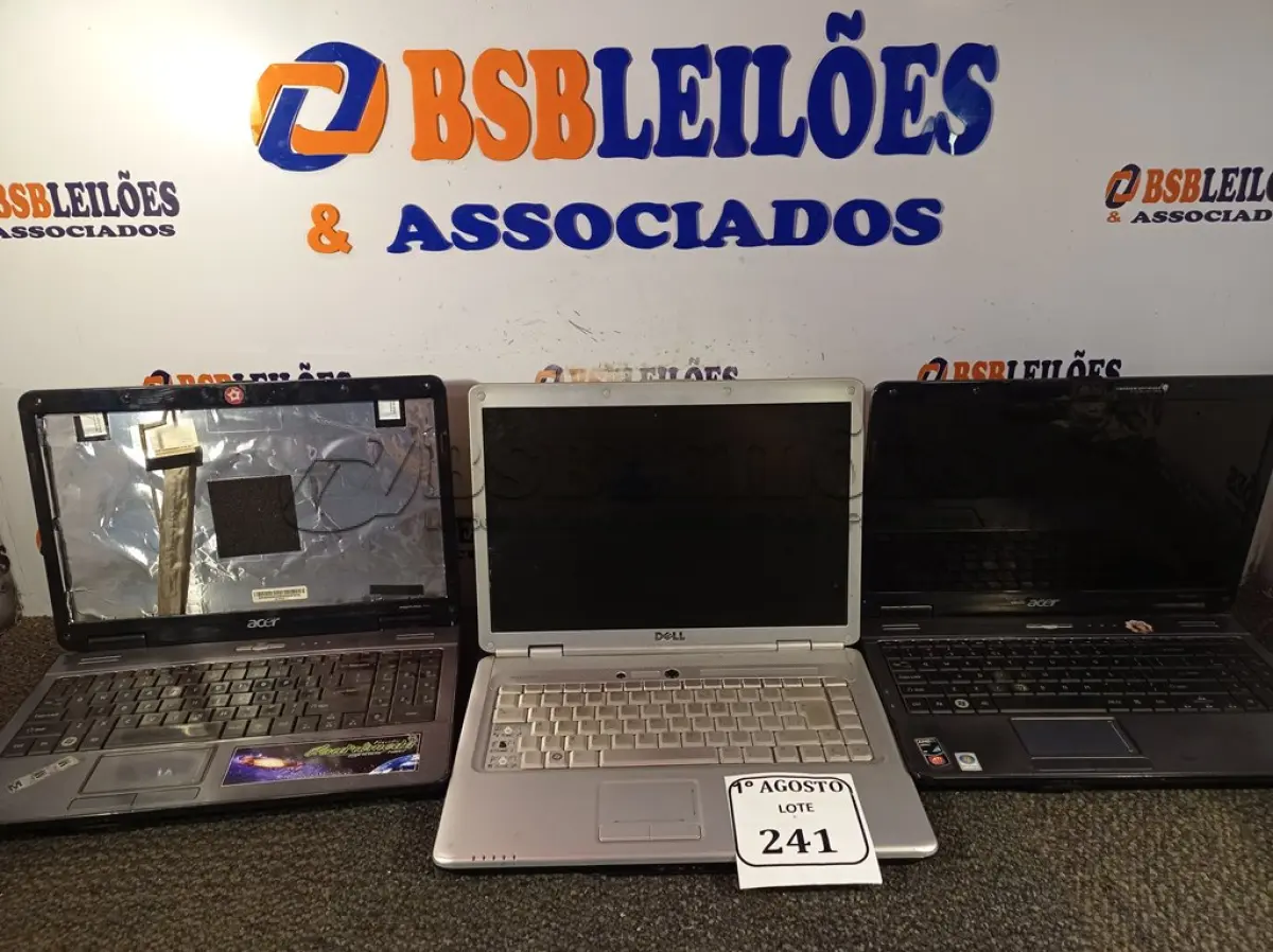 LOTE 241 - 03 NOTEBOOKS PARA RETIRADA DE PEÇAS. (NO ESTADO) ATENÇÃO! FAZER A VISITAÇÃO ANTES DE ARREMATAR, NÃO SABEMOS SE FUNCIONA. LEILÃO NÃO TEM GARANTIA E NEM DEVOLUÇÃO, SUJEITO A POSSÍVEIS AVARIAS VISÍVEIS/OCULTAS E/OU AUSÊNCIA DE COMPONENTES.
