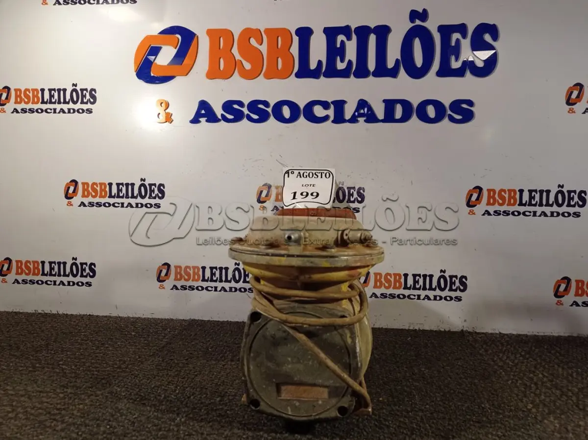 LOTE 199 - 01 COMPRESSOR DE AR DIRETO (NO ESTADO) ATENÇÃO! FAZER A VISITAÇÃO ANTES DE ARREMATAR, NÃO SABEMOS SE FUNCIONA. LEILÃO NÃO TEM GARANTIA E NEM DEVOLUÇÃO, SUJEITO A POSSÍVEIS AVARIAS VISÍVEIS/OCULTAS E/OU AUSÊNCIA DE COMPONENTES.