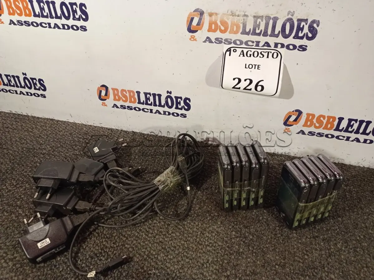 LOTE 226 - 10 APARELHOS CELULARES LG COM CARREGADOR. (NO ESTADO) ATENÇÃO! FAZER A VISITAÇÃO ANTES DE ARREMATAR, NÃO SABEMOS SE FUNCIONA. LEILÃO NÃO TEM GARANTIA E NEM DEVOLUÇÃO, SUJEITO A POSSÍVEIS AVARIAS VISÍVEIS/OCULTAS E/OU AUSÊNCIA DE COMPONENTES.