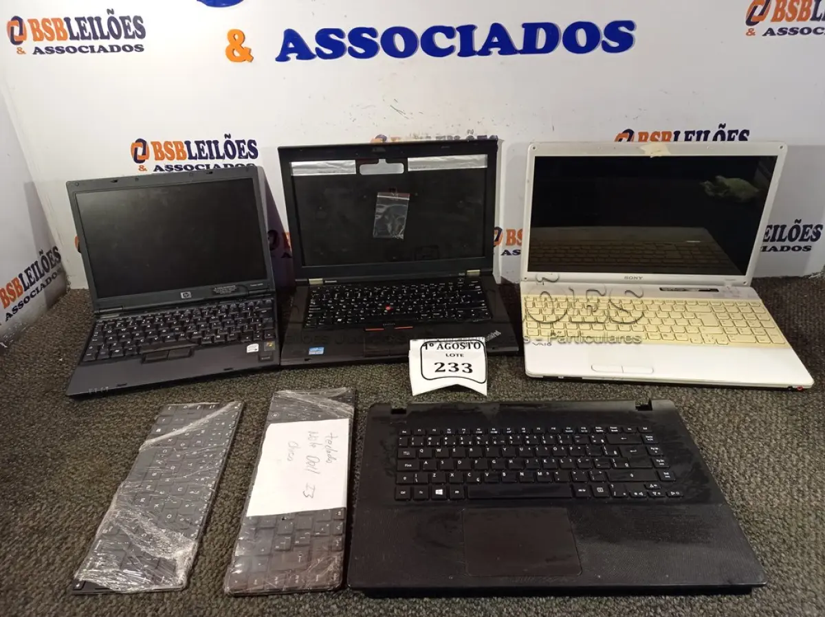 LOTE 233 - 03 NOTEBOOKS, 02 TECLADOS E 01 TECLADO DE NOTEBOOK PARA RETIRADA DE PEÇAS. (NO ESTADO) ATENÇÃO! FAZER A VISITAÇÃO ANTES DE ARREMATAR, NÃO SABEMOS SE FUNCIONA. LEILÃO NÃO TEM GARANTIA E NEM DEVOLUÇÃO, SUJEITO A POSSÍVEIS AVARIAS VISÍVEIS/OCULTAS E/OU AUSÊNCIA DE COMPONENTES.