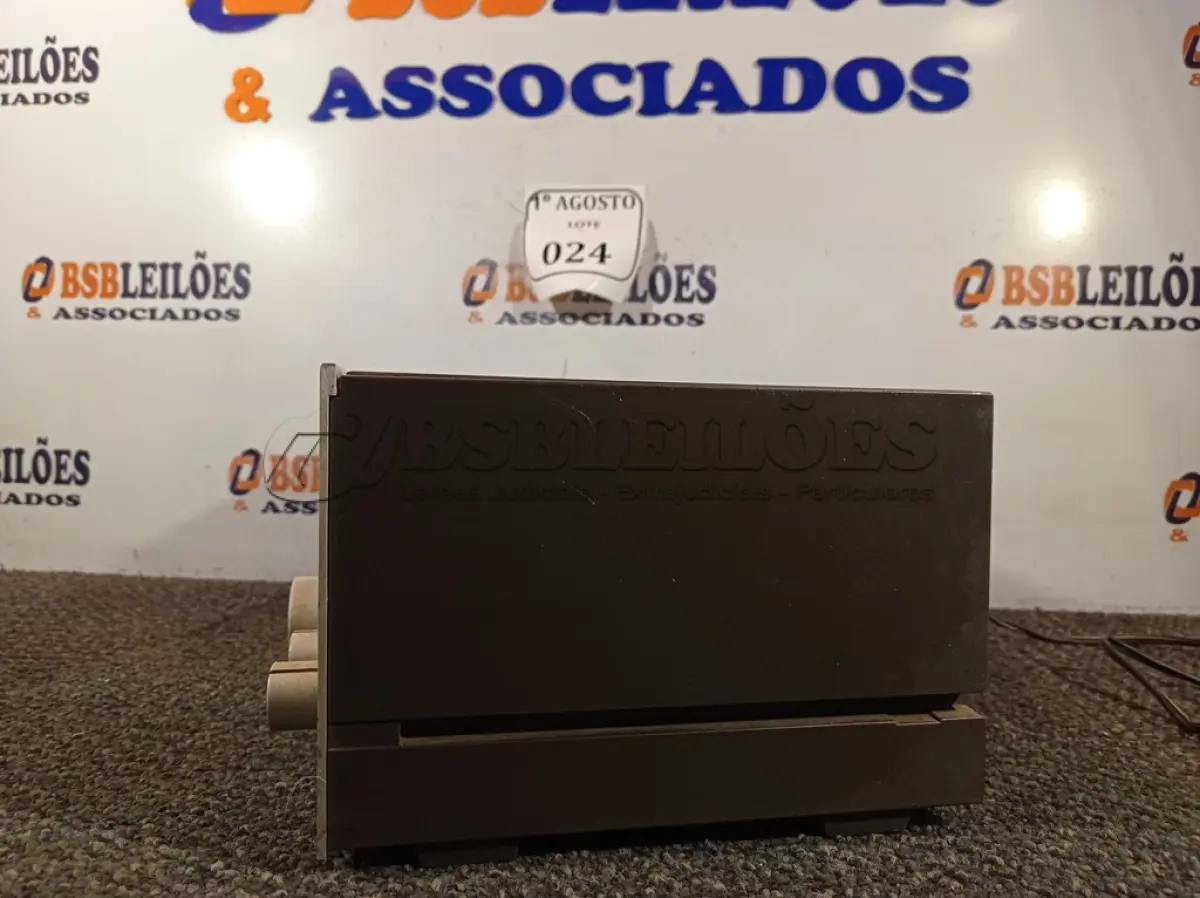 LOTE 024 - 01 RECEIVER R-70. (NO ESTADO) ATENÇÃO! FAZER A VISITAÇÃO ANTES DE ARREMATAR, NÃO SABEMOS SE FUNCIONA. LEILÃO NÃO TEM GARANTIA E NEM DEVOLUÇÃO, SUJEITO A POSSÍVEIS AVARIAS VISÍVEIS/OCULTAS E/OU AUSÊNCIA DE COMPONENTES.