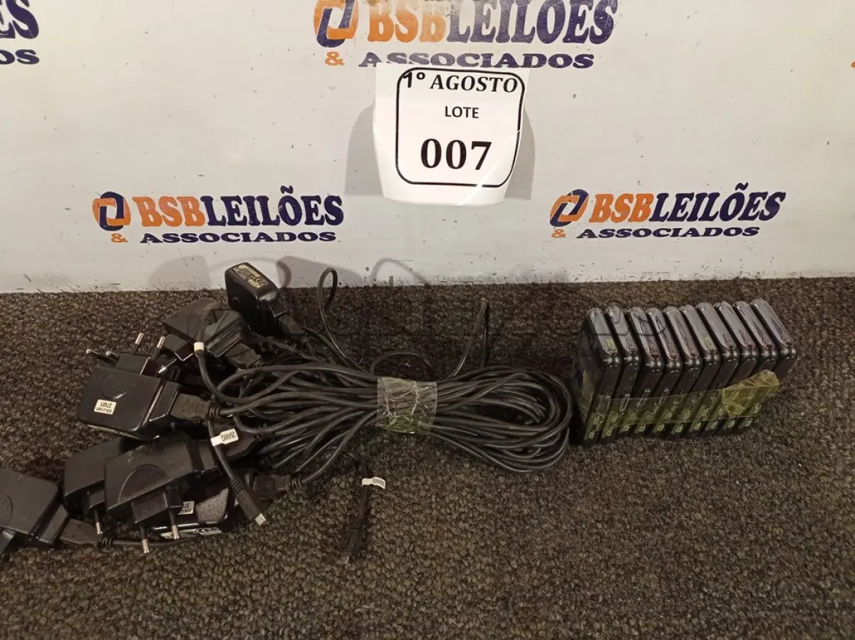 LOTE 007 - 10 APARELHOS CELULARES LG COM CARREGADOR. (NO ESTADO) ATENÇÃO! FAZER A VISITAÇÃO ANTES DE ARREMATAR, NÃO SABEMOS SE FUNCIONA. LEILÃO NÃO TEM GARANTIA E NEM DEVOLUÇÃO, SUJEITO A POSSÍVEIS AVARIAS VISÍVEIS/OCULTAS E/OU AUSÊNCIA DE COMPONENTES.