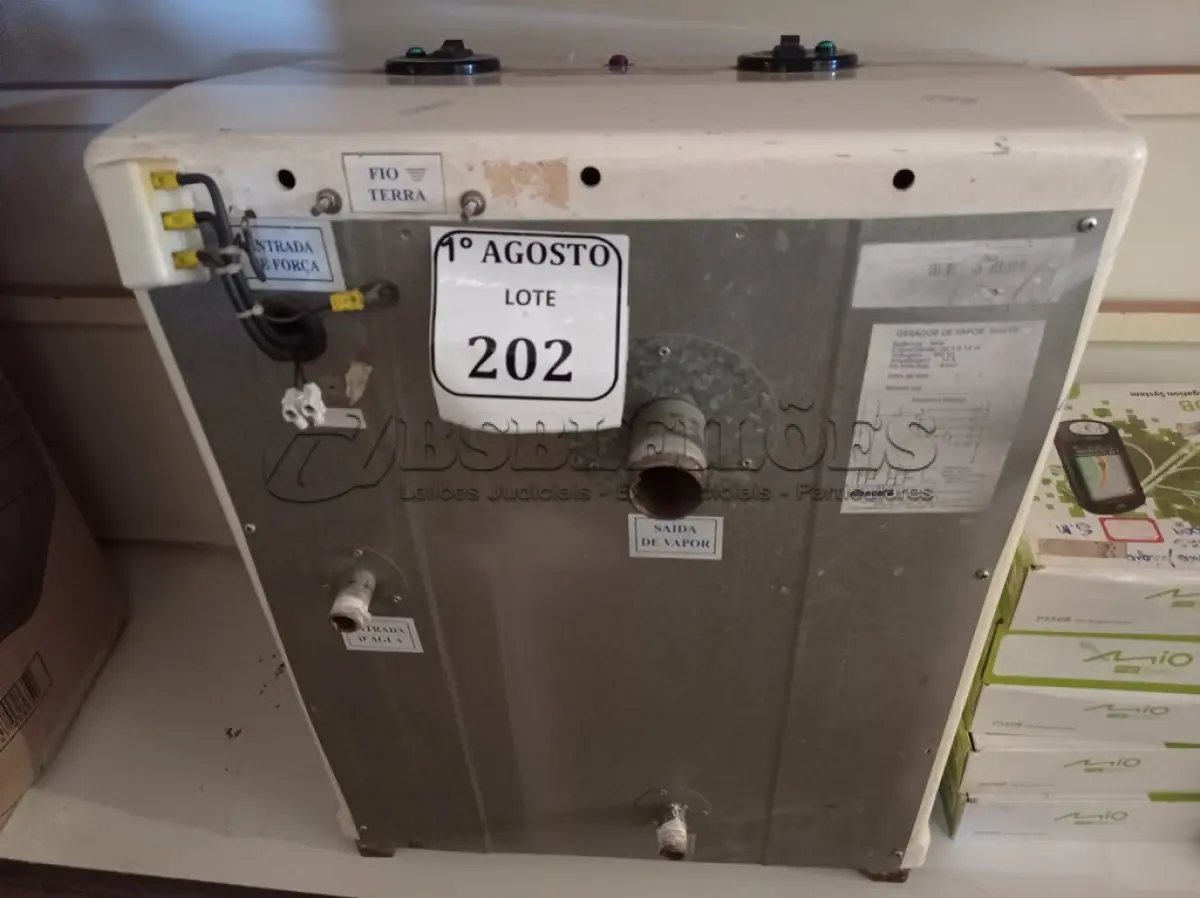 LOTE 202 - 01 SAUNA A VAPOR ALBACETE 380 VOLTS (NO ESTADO) ATENÇÃO! FAZER A VISITAÇÃO ANTES DE ARREMATAR, NÃO SABEMOS SE FUNCIONA. LEILÃO NÃO TEM GARANTIA E NEM DEVOLUÇÃO, SUJEITO A POSSÍVEIS AVARIAS VISÍVEIS/OCULTAS E/OU AUSÊNCIA DE COMPONENTES.