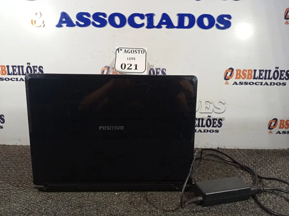 LOTE 021 - 01 NOTEBOOK I3 MARCA POSITIVO COM FONTE. (LIGANDO) (NO ESTADO) ATENÇÃO! FAZER A VISITAÇÃO ANTES DE ARREMATAR, NÃO SABEMOS SE FUNCIONA. LEILÃO NÃO TEM GARANTIA E NEM DEVOLUÇÃO, SUJEITO A POSSÍVEIS AVARIAS VISÍVEIS/OCULTAS E/OU AUSÊNCIA DE COMPONENTES.