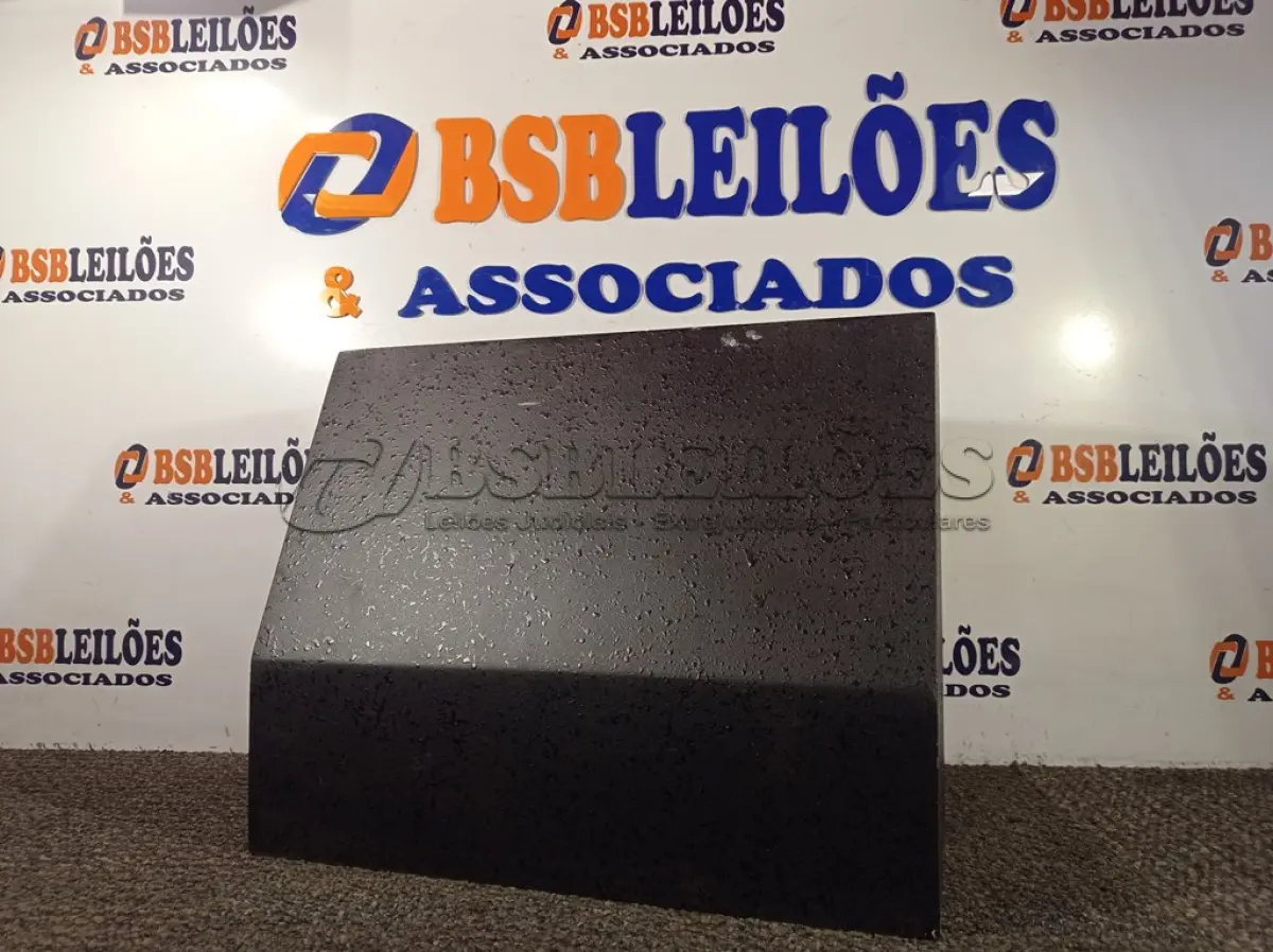 LOTE 017 - 01 CAIXA SUBWOOFER AMPLIFICADA 8’’ 95W RMS. (NO ESTADO) ATENÇÃO! FAZER A VISITAÇÃO ANTES DE ARREMATAR, NÃO SABEMOS SE FUNCIONA. LEILÃO NÃO TEM GARANTIA E NEM DEVOLUÇÃO, SUJEITO A POSSÍVEIS AVARIAS VISÍVEIS/OCULTAS E/OU AUSÊNCIA DE COMPONENTES.