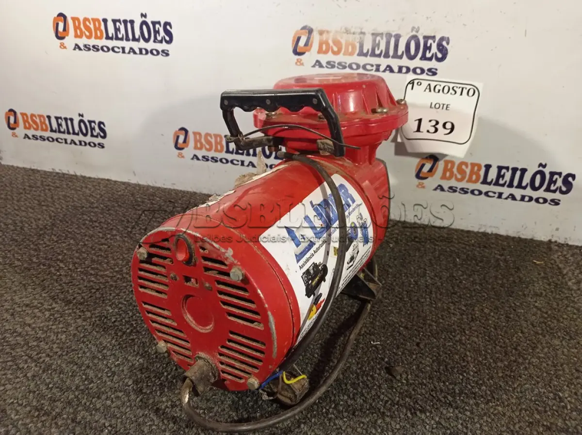 LOTE 139 - 01 COMPRESSOR DE AR DIRETO. (NO ESTADO) ATENÇÃO! FAZER A VISITAÇÃO ANTES DE ARREMATAR, NÃO SABEMOS SE FUNCIONA. LEILÃO NÃO TEM GARANTIA E NEM DEVOLUÇÃO, SUJEITO A POSSÍVEIS AVARIAS VISÍVEIS/OCULTAS E/OU AUSÊNCIA DE COMPONENTES.