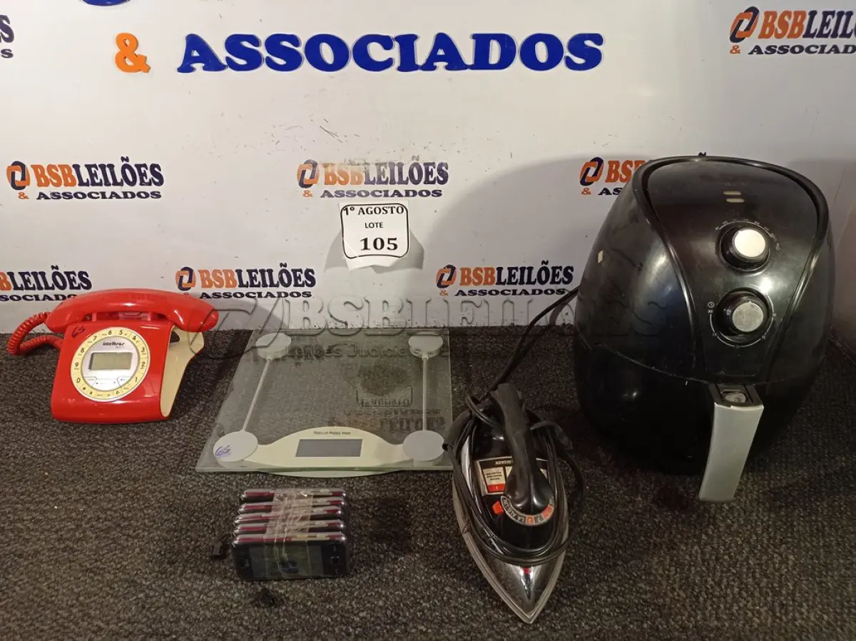 LOTE 105 - 01 AIR FRY MONDIAL, 01 FERRO DE PASSAR ROUPAS, 01 BALANÇA, 01 TELEFONE VERMELHO E 05 CELULARES LG. (NO ESTADO) ATENÇÃO! FAZER A VISITAÇÃO ANTES DE ARREMATAR, NÃO SABEMOS SE FUNCIONA. LEILÃO NÃO TEM GARANTIA E NEM DEVOLUÇÃO, SUJEITO A POSSÍVEIS AVARIAS VISÍVEIS/OCULTAS E/OU AUSÊNCIA DE COMPONENTES.