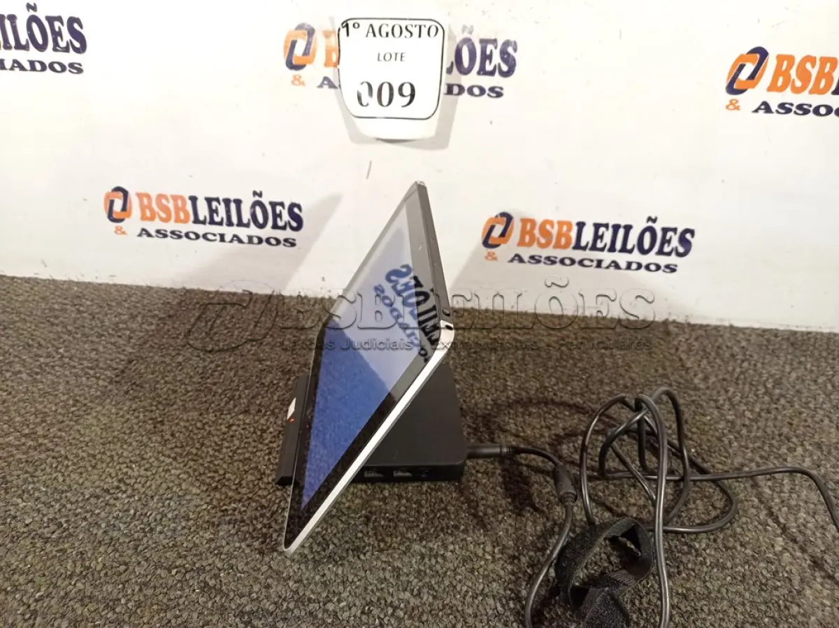 LOTE 009 - 01 TABLET PC COM BASE CARREGADOR MARCA HP. (APENAS LIGANDO, FALTA SISTEMA) (NO ESTADO) ATENÇÃO! FAZER A VISITAÇÃO ANTES DE ARREMATAR, NÃO SABEMOS SE FUNCIONA. LEILÃO NÃO TEM GARANTIA E NEM DEVOLUÇÃO, SUJEITO A POSSÍVEIS AVARIAS VISÍVEIS/OCULTAS E/OU AUSÊNCIA DE COMPONENTES.