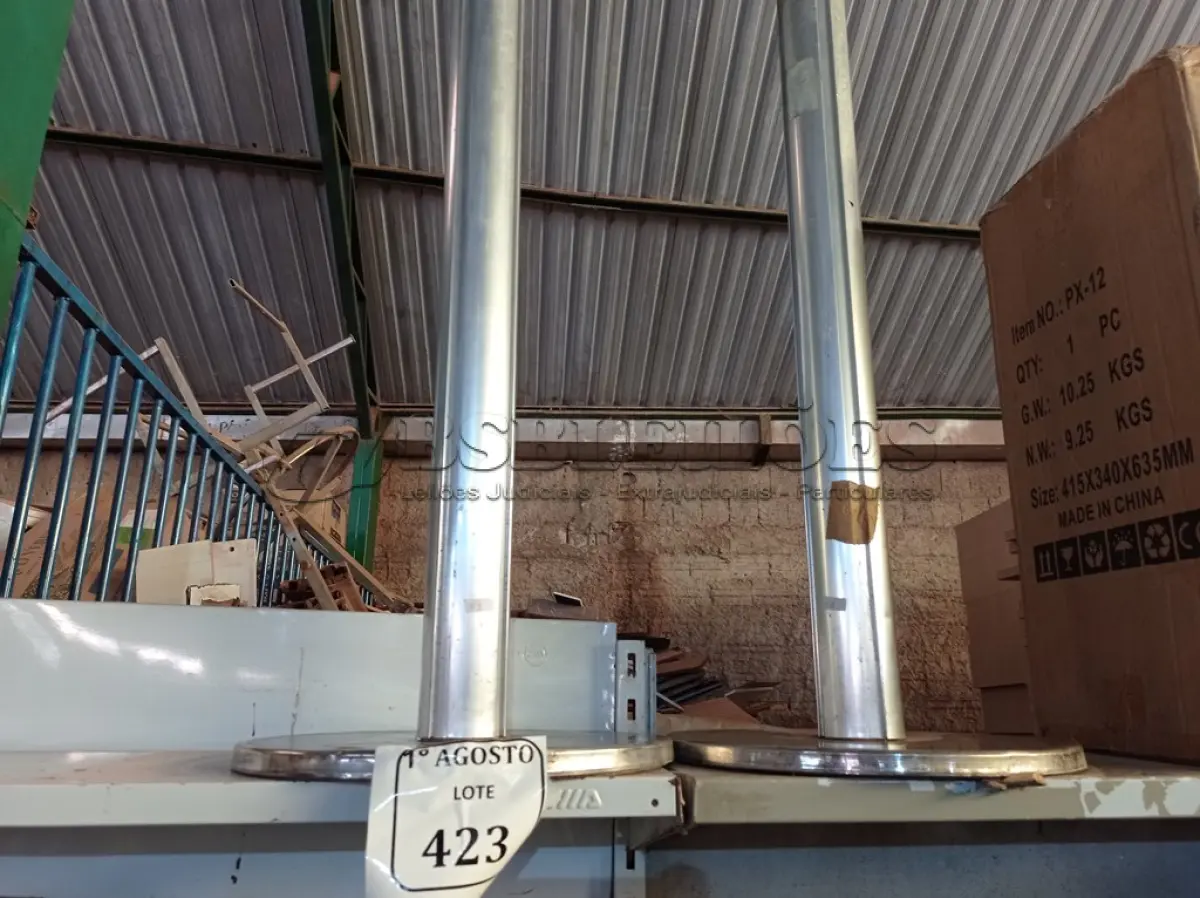 LOTE 423 - 02 SEPARADORES DE FILA. (NO ESTADO) ATENÇÃO! FAZER A VISITAÇÃO ANTES DE ARREMATAR, NÃO SABEMOS SE FUNCIONA. LEILÃO NÃO TEM GARANTIA E NEM DEVOLUÇÃO, SUJEITO A POSSÍVEIS AVARIAS VISÍVEIS/OCULTAS E/OU AUSÊNCIA DE COMPONENTES.