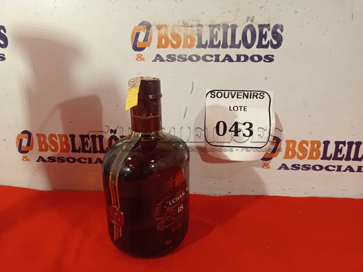 LOTE 043 - 01 GARRAFA DE WHISKY BUCHANAN ‘S SPECIAL RESERVE 18 ANOS 750ML. LACRADO.  (NO ESTADO EM QUE SE ENCONTRA) ATENÇÃO! FAZER A VISITAÇÃO ANTES DE ARREMATAR, NÃO SABEMOS SE FUNCIONA. LEILÃO NÃO TEM GARANTIA E NEM DEVOLUÇÃO, SUJEITO A POSSÍVEIS AVARIAS VISÍVEIS/OCULTAS E/OU AUSÊNCIA DE COMPONENTES.  