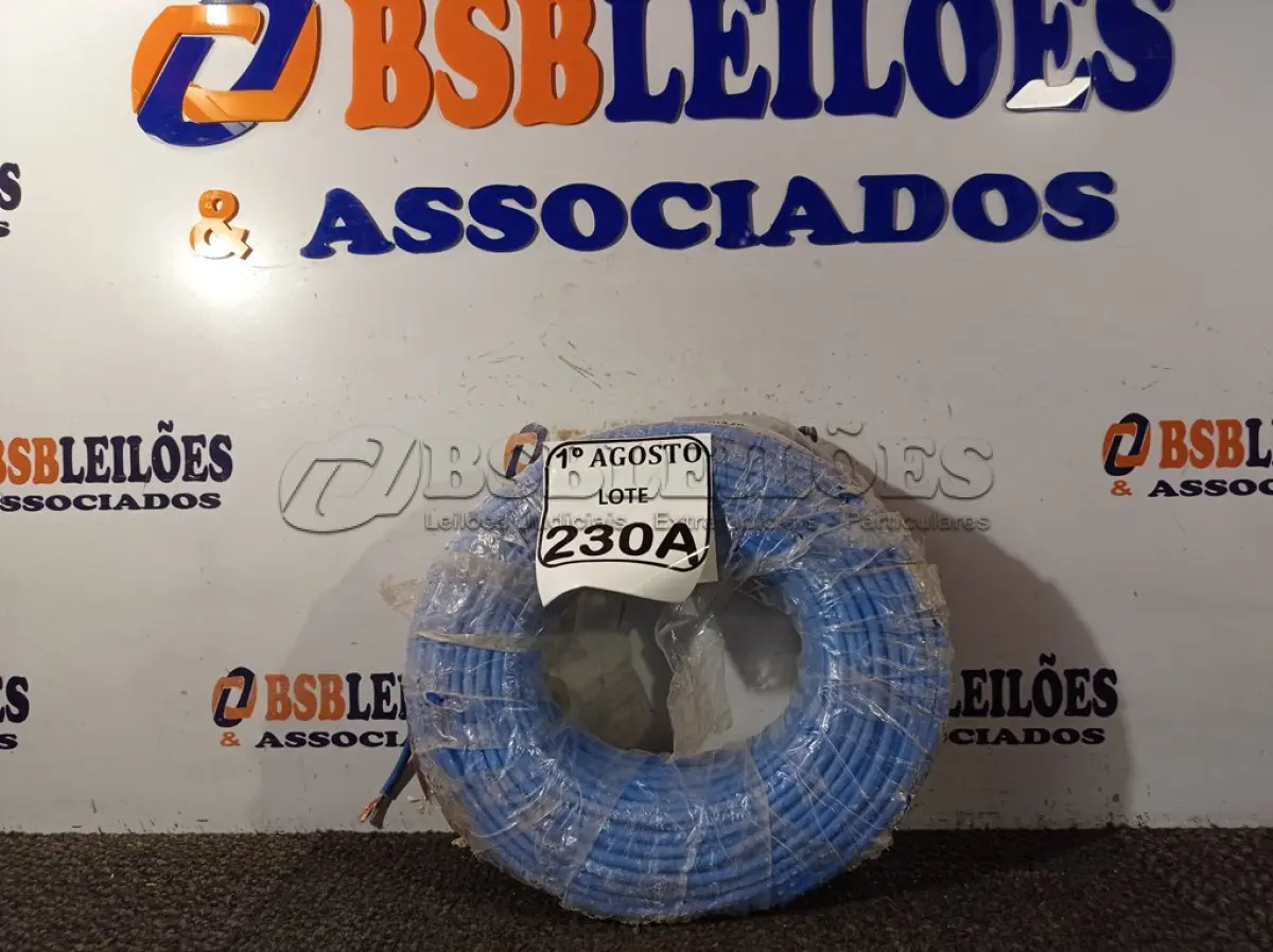 LOTE 230 - 01 ROLO DE CABO FLEXÍVEL 450/750VOLTS 1X10MM NA COR AZUL. (NO ESTADO) ATENÇÃO! FAZER A VISITAÇÃO ANTES DE ARREMATAR, NÃO SABEMOS SE FUNCIONA. LEILÃO NÃO TEM GARANTIA E NEM DEVOLUÇÃO, SUJEITO A POSSÍVEIS AVARIAS VISÍVEIS/OCULTAS E/OU AUSÊNCIA DE COMPONENTES.