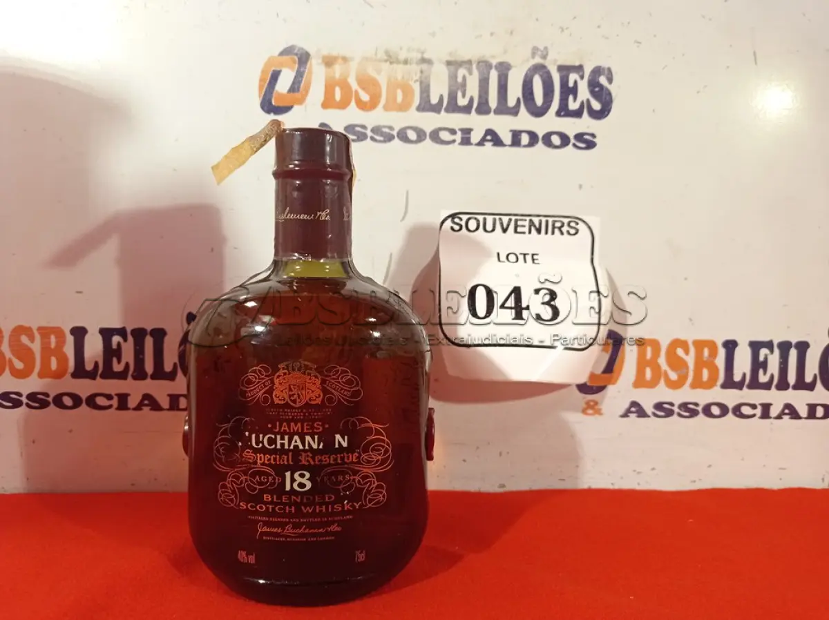 LOTE 043 - 01 GARRAFA DE WHISKY BUCHANAN ‘S SPECIAL RESERVE 18 ANOS 750ML. LACRADO.  (NO ESTADO EM QUE SE ENCONTRA) ATENÇÃO! FAZER A VISITAÇÃO ANTES DE ARREMATAR, NÃO SABEMOS SE FUNCIONA. LEILÃO NÃO TEM GARANTIA E NEM DEVOLUÇÃO, SUJEITO A POSSÍVEIS AVARIAS VISÍVEIS/OCULTAS E/OU AUSÊNCIA DE COMPONENTES.  