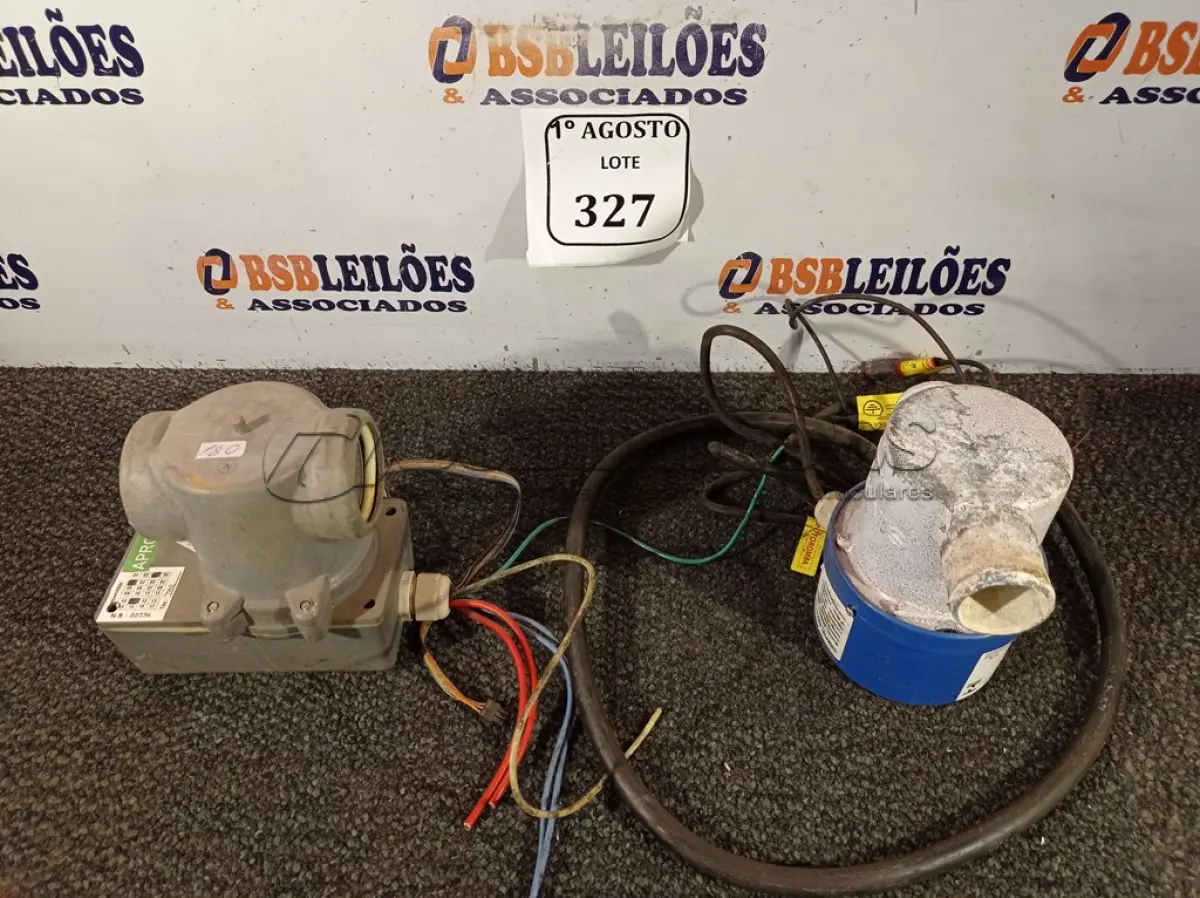 LOTE 327 - 02 AQUECEDORES UNIVERSAIS 220V. (NO ESTADO) ATENÇÃO! FAZER A VISITAÇÃO ANTES DE ARREMATAR, NÃO SABEMOS SE FUNCIONA. LEILÃO NÃO TEM GARANTIA E NEM DEVOLUÇÃO, SUJEITO A POSSÍVEIS AVARIAS VISÍVEIS/OCULTAS E/OU AUSÊNCIA DE COMPONENTES.