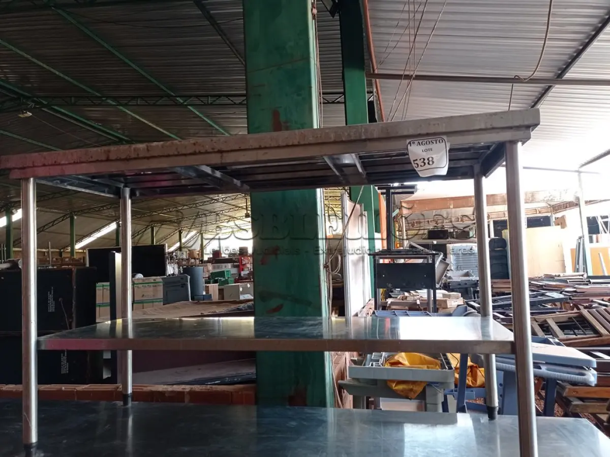 LOTE 538 - 01 BANCADA EM INOX. (NO ESTADO) ATENÇÃO! FAZER A VISITAÇÃO ANTES DE ARREMATAR, NÃO SABEMOS SE FUNCIONA. LEILÃO NÃO TEM GARANTIA E NEM DEVOLUÇÃO, SUJEITO A POSSÍVEIS AVARIAS VISÍVEIS/OCULTAS E/OU AUSÊNCIA DE COMPONENTES.