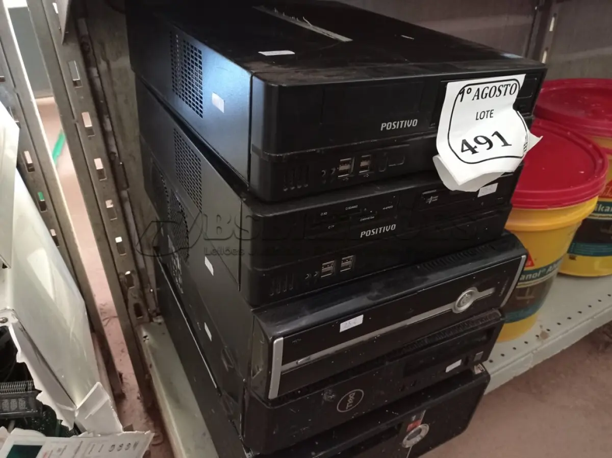 LOTE 491 - 05 CPUS COM AVARIAS. (NO ESTADO) ATENÇÃO! FAZER A VISITAÇÃO ANTES DE ARREMATAR, NÃO SABEMOS SE FUNCIONA. LEILÃO NÃO TEM GARANTIA E NEM DEVOLUÇÃO, SUJEITO A POSSÍVEIS AVARIAS VISÍVEIS/OCULTAS E/OU AUSÊNCIA DE COMPONENTES.